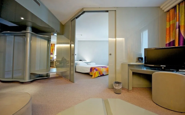 Ariha Hotel