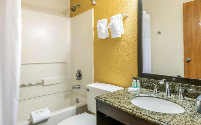 Quality Inn & Suites Leesburg Chain of Lakes