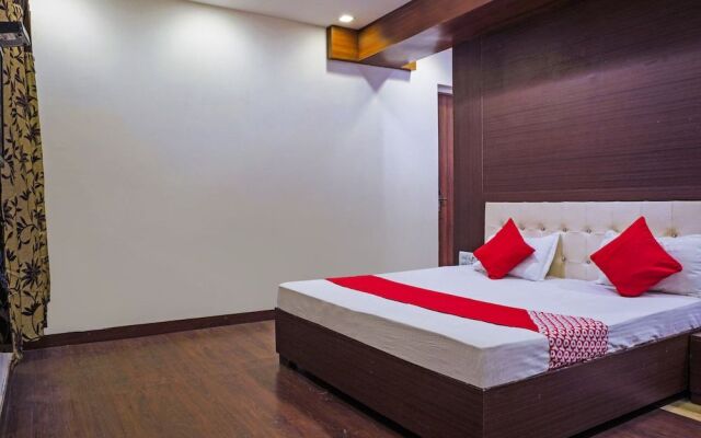 OYO 18895 Hotel Kartikay Grand