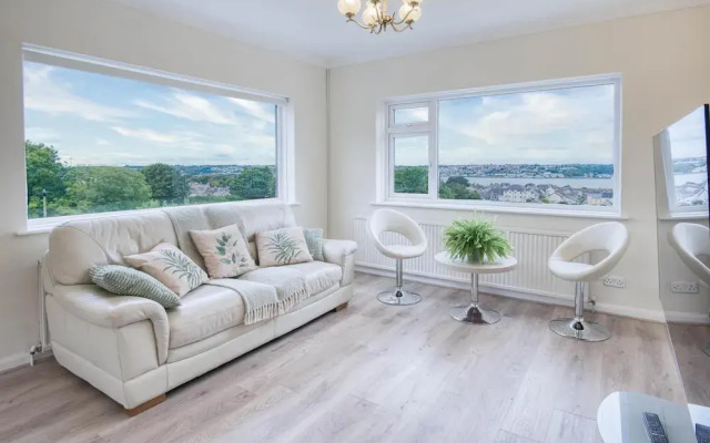 Longview - 4 Bedroom Holiday Home - Pembroke Dock