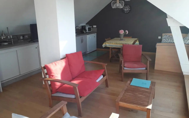 Appartement vue mer avec piscine intérieure