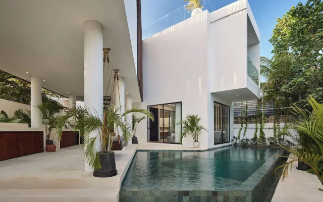 The River Villa by BREIG