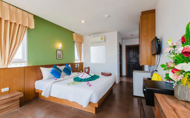 77 Patong Hotel & Spa