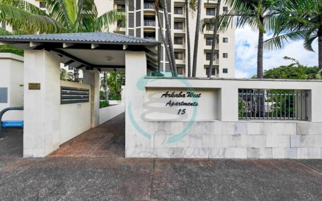 ZEN AT ARKABA - 3BR Luxury Apartment