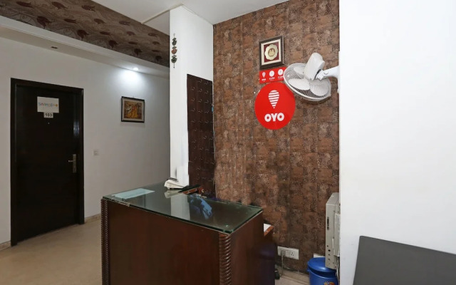 OYO 11656 Singh Suites