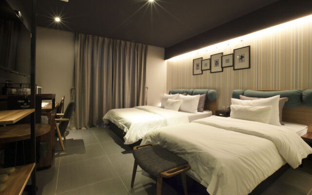 Brown Dot Hotel