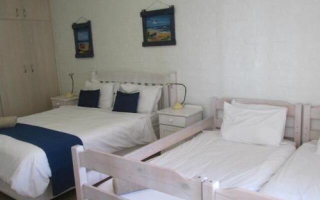 Point Village Accommodation - Hennie Bottom