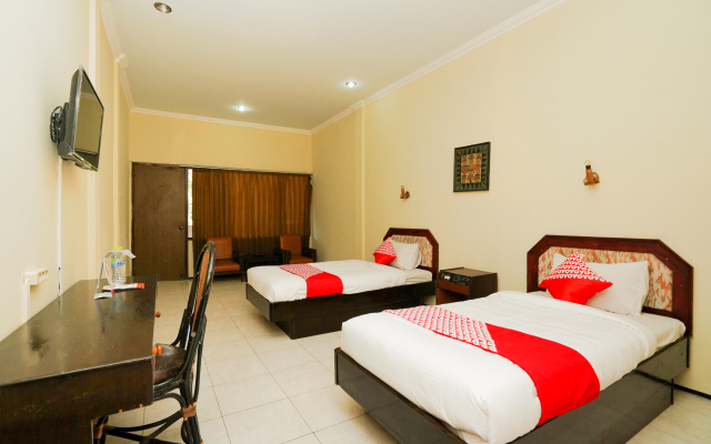 OYO 1652 Hotel Tampiarto