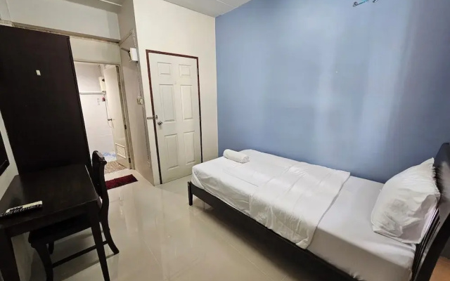Reddoorz SI - FAH @ Bangsaen Hotel