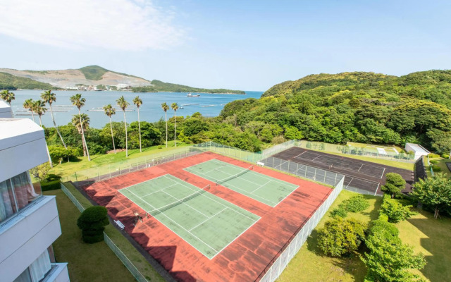 Wisterian Life Club Toba