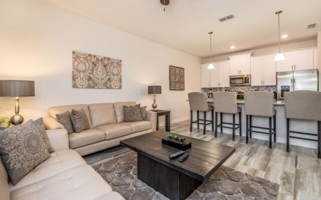 Amazing Townhouse! Storey Lake - 4813CS