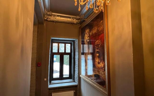 Lucky Room (Lucky Room) on Starokirochny Lane