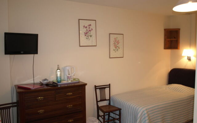 Cleaver Cottage Bed & Breakfast