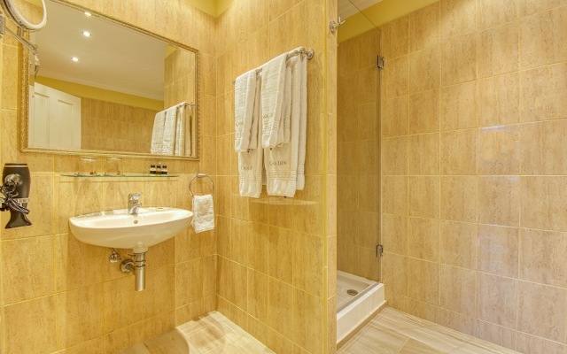 Casa León Royal Retreat