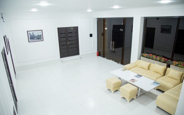 Lola Hotel