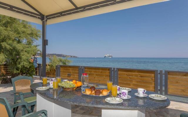 Venetico Beachfront Apartments & Suites - Sea View Suite
