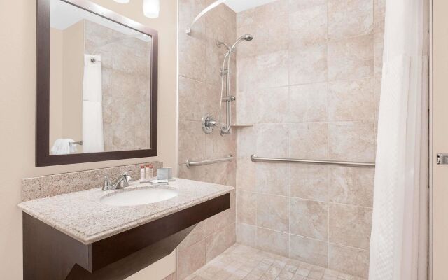 Holiday Inn Express Gulfport Beach by IHG