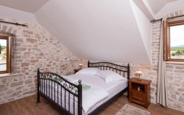 Holiday Villa Lovište Paradise