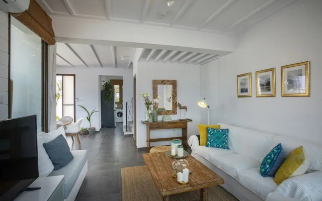 Chris Le Mare Luxury Villa