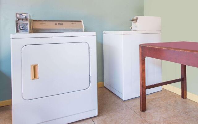 Days Inn by Wyndham Albany