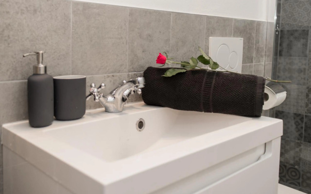 Apartment Florenc with 3-bathrooms & bedrooms