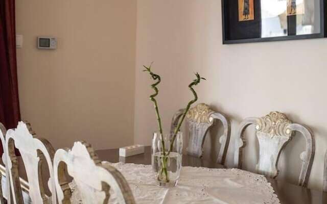 Ami's Apartment a Cosy 2-bed House in Athina