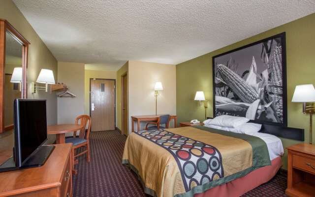 Super 8 by Wyndham Mendota I-39