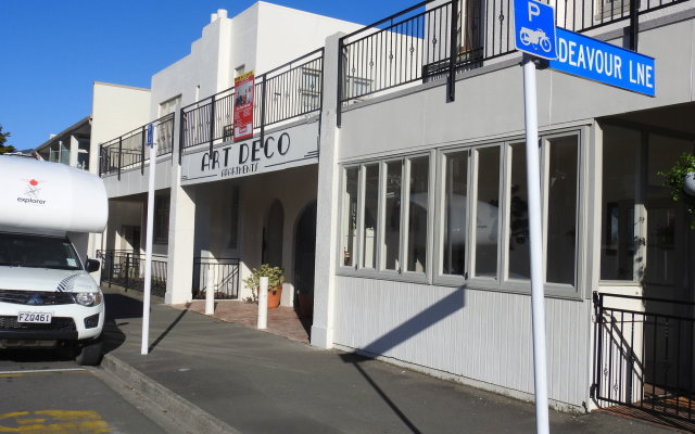 Art Deco Apartment 1