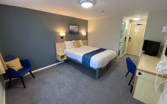 Days Inn by Wyndham Sedgemoor M5