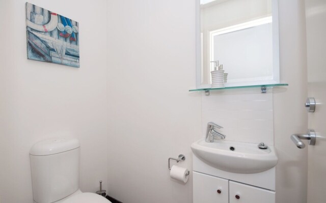 The Summit, Unit 4/25 Tomaree Street