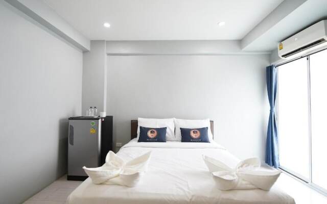 RoomQuest IT Square Don Mueang Airport