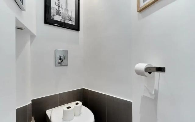 Charming 1 Bedroom Apartment Eiffel Tower