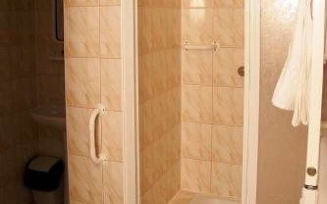 Relax Inn Health & Spa