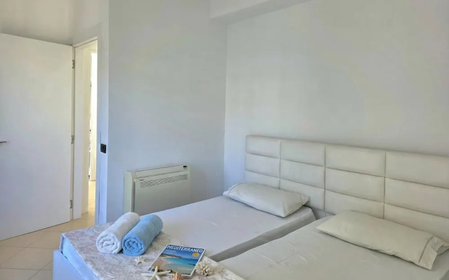 Brisa Del Mar Beachfront Apartment 116
