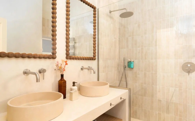 Apartamento de Tres Habitaciones con Terraza 11B