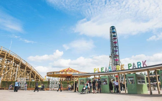 Seaside Haven Coastal Comfort 200m from the Beach