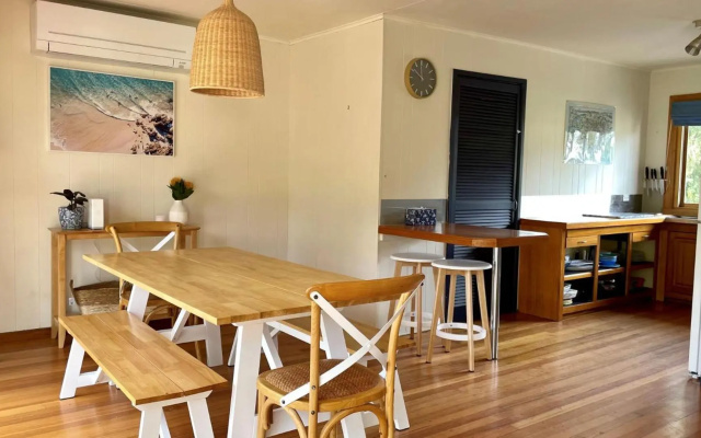 WISTERIA COTTAGE - Pet Friendly – Guest Rooms – Inverloch