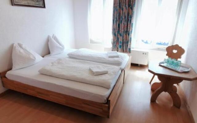 Linda Apartment 33