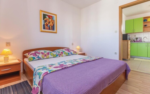 Beautiful Home in Makarska With Wifi and 2 Bedrooms