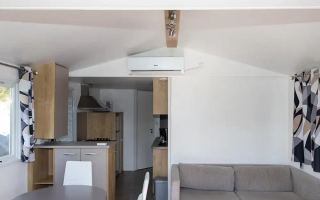 Apartment on Lake Serre-poncon With Pool