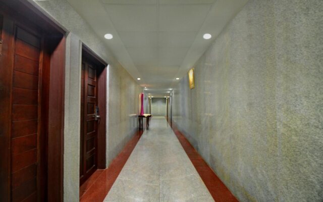 Capital O 22439 Ratna Forever