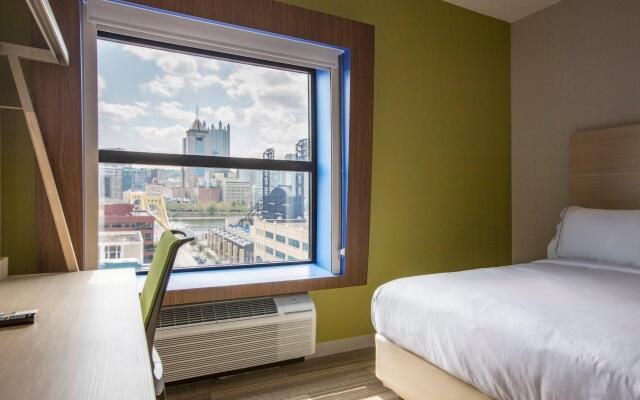 Holiday Inn Express & Suites Pittsburgh North Shore, an IHG Hotel