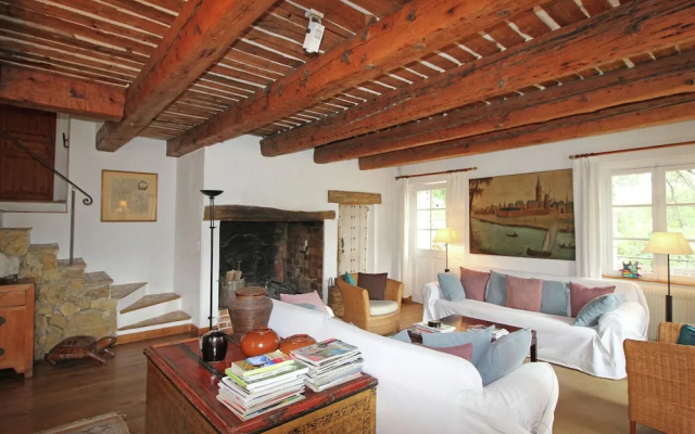 Peaceful Mansion With Swimming Pool at Fayence