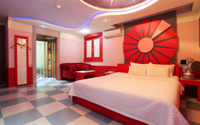 Chocolate Hotel