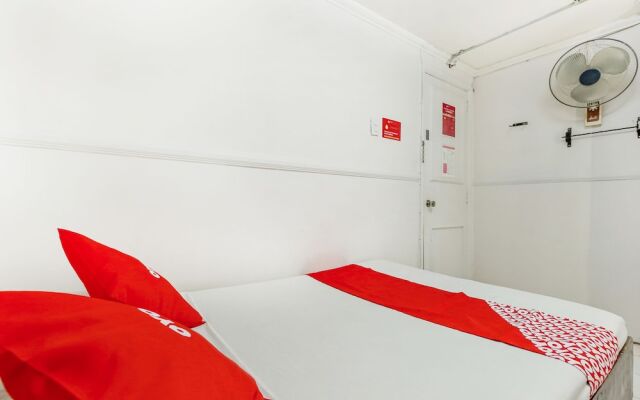 OYO 842 City Smiles Apartelle (Vaccinated Staff)