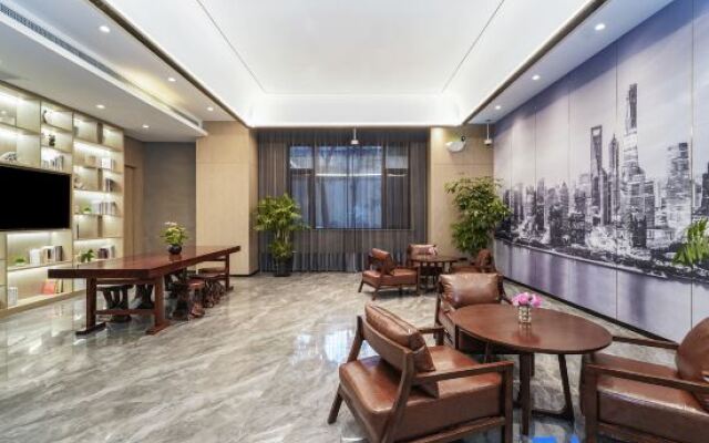 Weiting Hotel (Shanghai People's Square Subway Station Changzheng Hospital Branch)