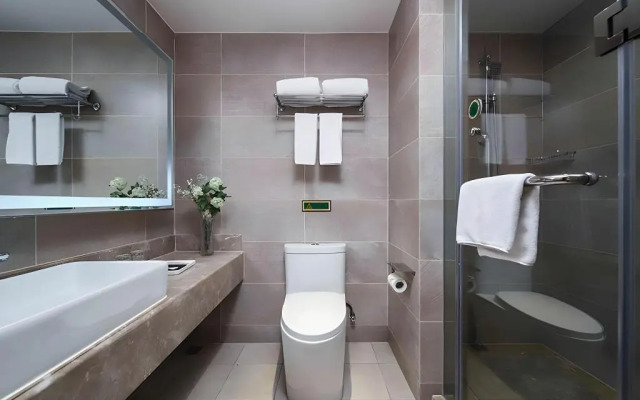 Vienna Hotel (Shanghai Jing'an Gaoping Road)