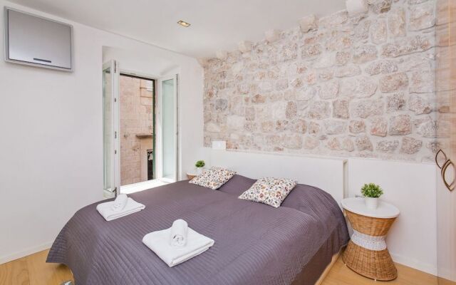 The View Apartment by Irundo