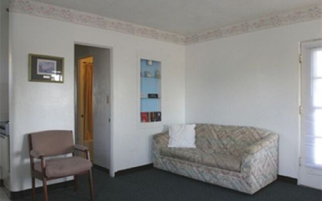 Traveler Motel