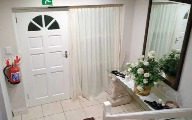 Beautiful House Fully up for Rental